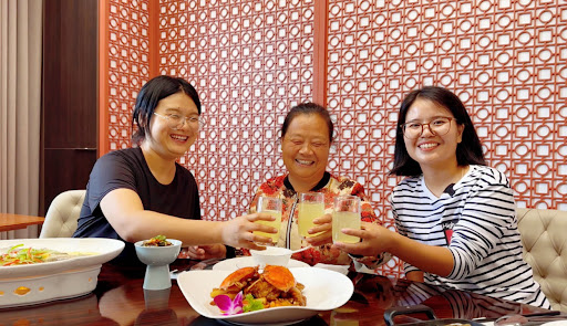 Họp lớp ở nhà hàng sang trọng, tưởng được “ăn chùa” nhờ bạn cũ đại gia, cả lớp ngỡ ngàng phút cuối vì bị chặn lại: Còn phải thanh toán 17 triệu đồng- Ảnh 2. Họp lớp ở nhà hàng sang trọng, tưởng được “ăn chùa” nhờ bạn cũ đại gia, cả lớp ngỡ ngàng phút cuối vì bị chặn lại: Còn phải thanh toán 17 triệu đồng- Ảnh 2.