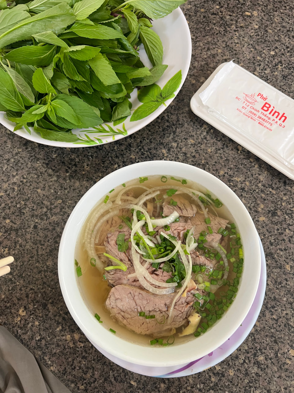 Người trẻ rủ nhau đi ăn phở, cơm tấm tại những nơi từng là Người trẻ rủ nhau đi ăn phở, cơm tấm tại những nơi từng là