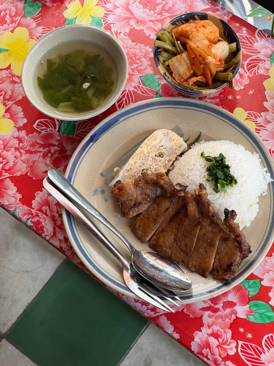 Người trẻ rủ nhau đi ăn phở, cơm tấm tại những nơi từng là Người trẻ rủ nhau đi ăn phở, cơm tấm tại những nơi từng là