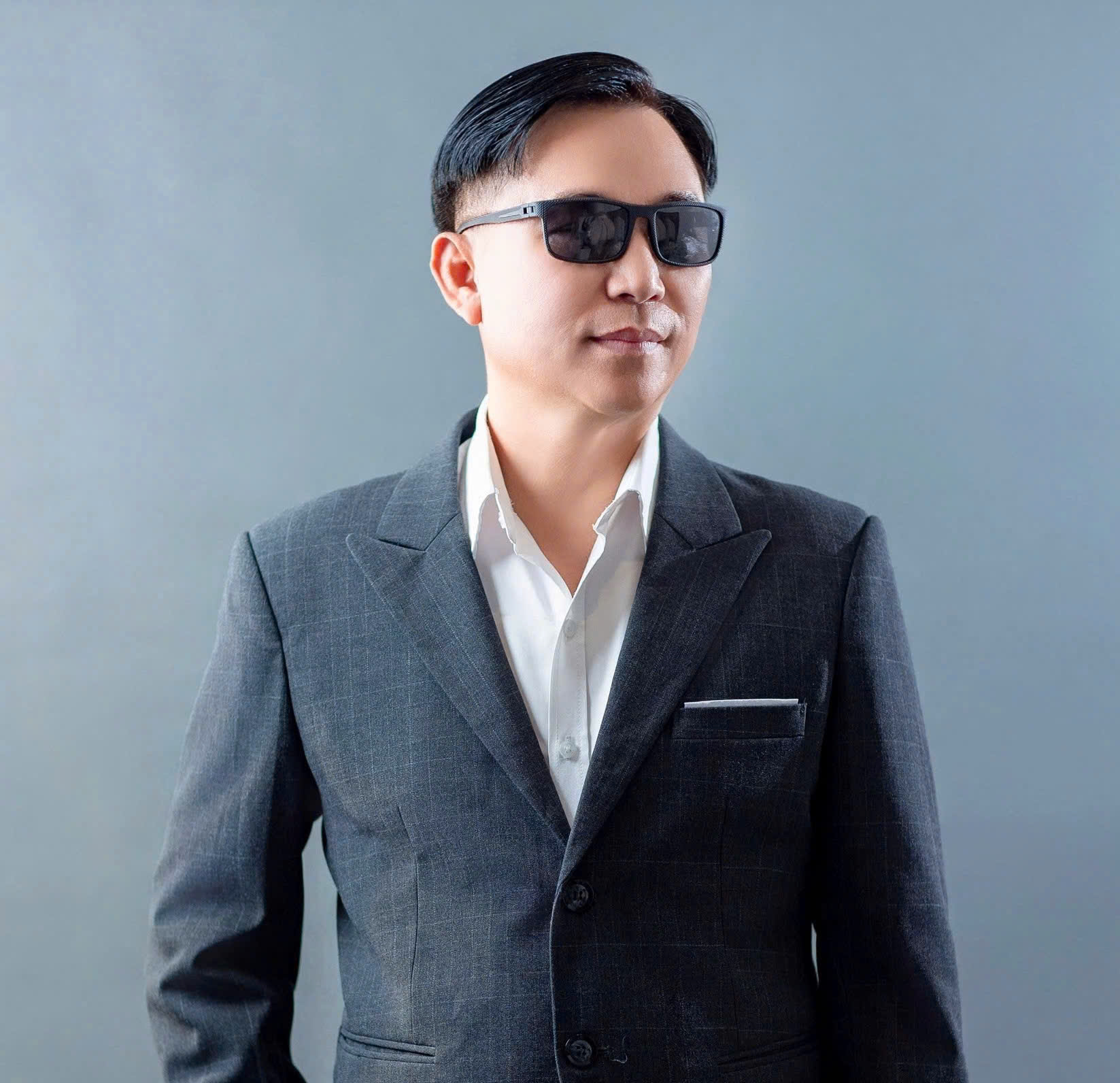 Nam nhạc sĩ vừa trả nợ cho danh hài nổi tiếng: "Ban đầu chỉ nghĩ giúp giải quyết chuyện nợ nần"- Ảnh 1. Nam nhạc sĩ vừa trả nợ cho danh hài nổi tiếng: "Ban đầu chỉ nghĩ giúp giải quyết chuyện nợ nần"- Ảnh 1.