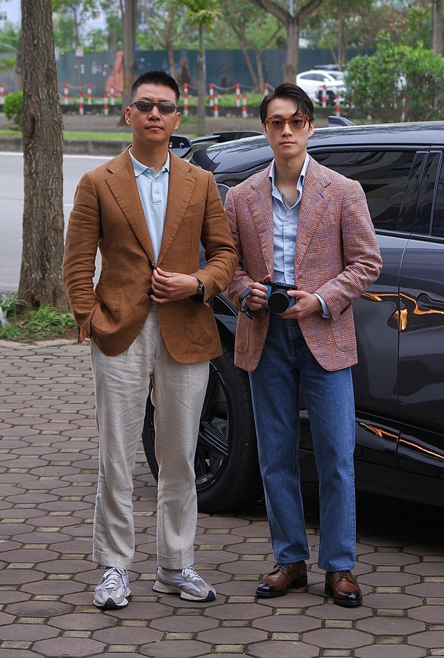 Chủ tiệm Âu phục mua cả VinFast VF 7 và VF 3: ‘Chọn xe như chọn suit, sẽ thêm VF 9 để đủ bộ sưu tập thời trang, thực dụng’- Ảnh 2. Chủ tiệm Âu phục mua cả VinFast VF 7 và VF 3: ‘Chọn xe như chọn suit, sẽ thêm VF 9 để đủ bộ sưu tập thời trang, thực dụng’- Ảnh 2.