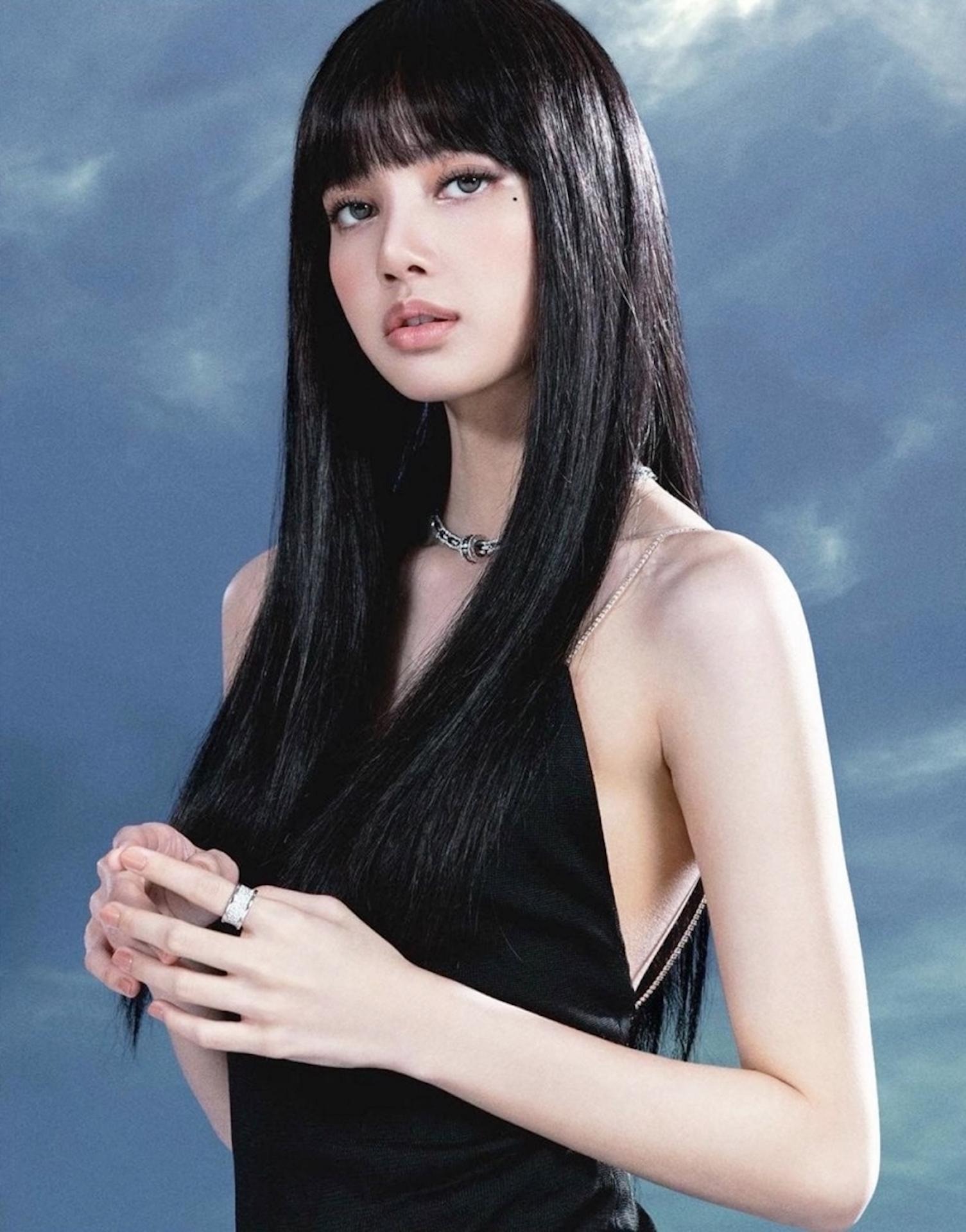 Cô gái giữ trái tim thái tử đế chế LVMH: Sống trong biệt thự 142 tỷ, đi ngủ và thức dậy trên chiếc giường 700 triệu đồng- Ảnh 1. Cô gái giữ trái tim thái tử đế chế LVMH: Sống trong biệt thự 142 tỷ, đi ngủ và thức dậy trên chiếc giường 700 triệu đồng- Ảnh 1.