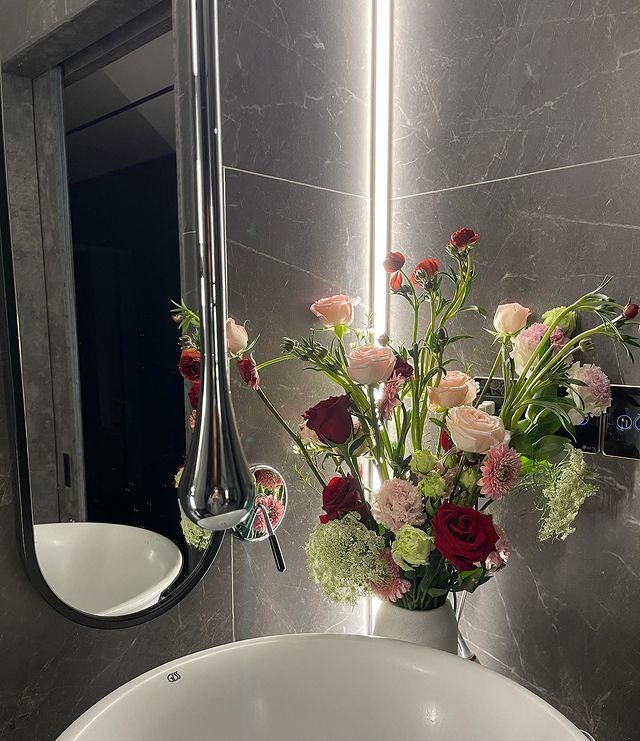 Người đàn ông "thơm nhất Việt Nam" cưới vợ Hàn xinh như mộng, sống trong căn hộ 20 tỷ sang hơn resort 5 sao- Ảnh 14. Người đàn ông "thơm nhất Việt Nam" cưới vợ Hàn xinh như mộng, sống trong căn hộ 20 tỷ sang hơn resort 5 sao- Ảnh 14.