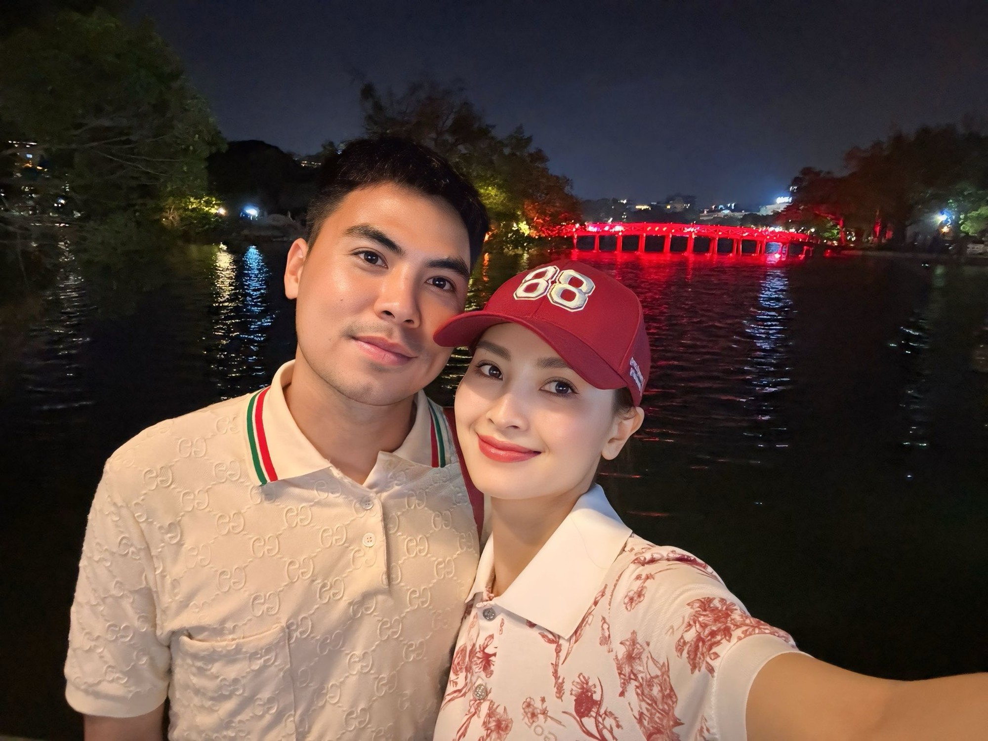 Chưa cưới hỏi MC Huyền Trang Mù Tạt đã nhắn tin cho mẹ bạn trai cầu thủ xin đất, mẹ chàng có phản ứng bất ngờ- Ảnh 3. Chưa cưới hỏi MC Huyền Trang Mù Tạt đã nhắn tin cho mẹ bạn trai cầu thủ xin đất, mẹ chàng có phản ứng bất ngờ- Ảnh 3.