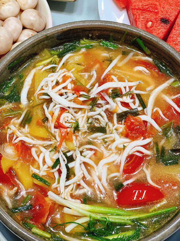 Loại đặc sản được ví như "ngọc trong nước" chỉ có ở sông Đà, nhiều người không ngại vượt hàng trăm cây số đến 2 tỉnh này để thưởng thức- Ảnh 8. Loại đặc sản được ví như "ngọc trong nước" chỉ có ở sông Đà, nhiều người không ngại vượt hàng trăm cây số đến 2 tỉnh này để thưởng thức- Ảnh 8.