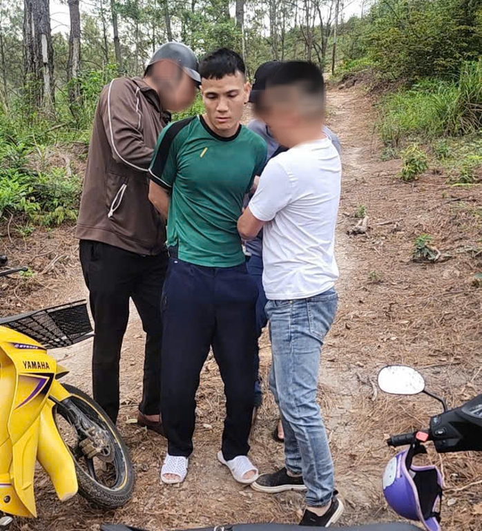 NÓNG: Bắt nghi phạm cướp ngân hàng ở Uông Bí- Ảnh 1. NÓNG: Bắt nghi phạm cướp ngân hàng ở Uông Bí- Ảnh 1.