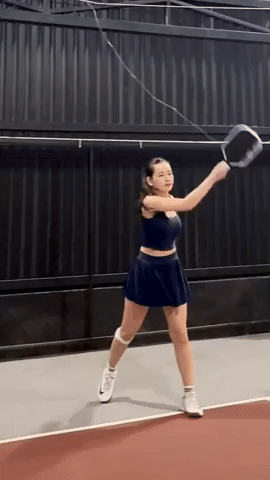 Chi Pu mới chơi Pickleball đã thích smash rồi, trông động tác rất có tiềm năng- Ảnh 1. Chi Pu mới chơi Pickleball đã thích smash rồi, trông động tác rất có tiềm năng- Ảnh 1.