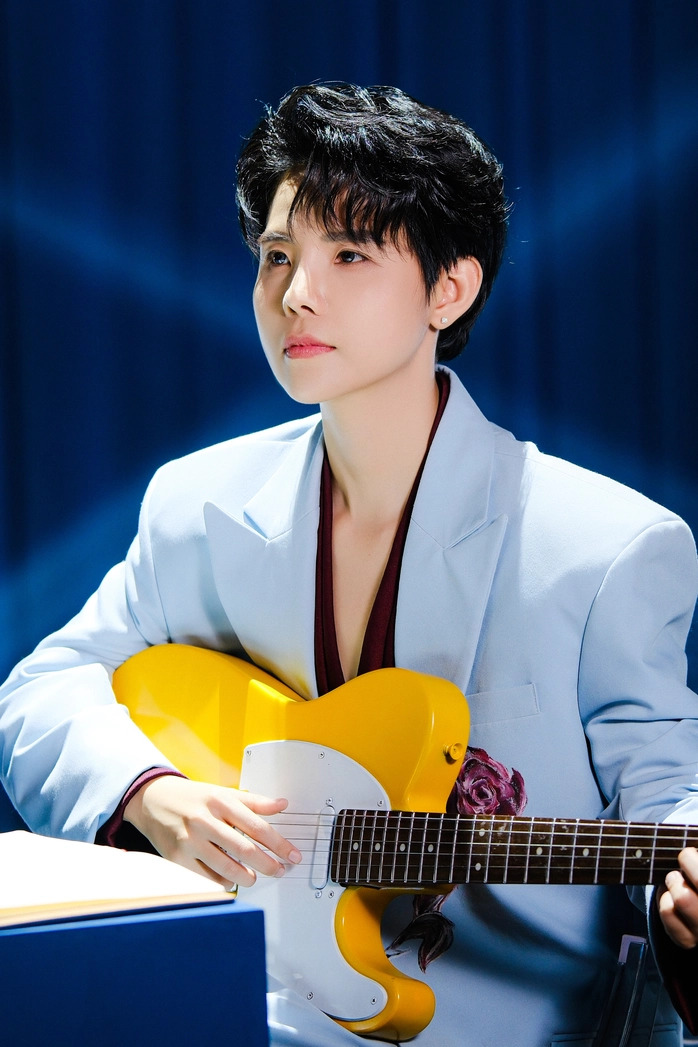 Vũ Cát Tường trở lại đường đua Vpop hậu lễ thành đôi cổ tích gây sốt: Lần đầu tiên làm điều đặc biệt này trong 12 năm làm nghề- Ảnh 5. Vũ Cát Tường trở lại đường đua Vpop hậu lễ thành đôi cổ tích gây sốt: Lần đầu tiên làm điều đặc biệt này trong 12 năm làm nghề- Ảnh 5.