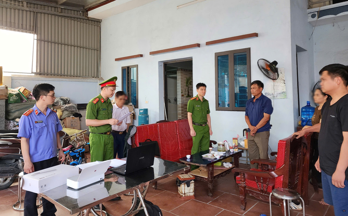 Bắt một cựu chủ tịch xã- Ảnh 1.