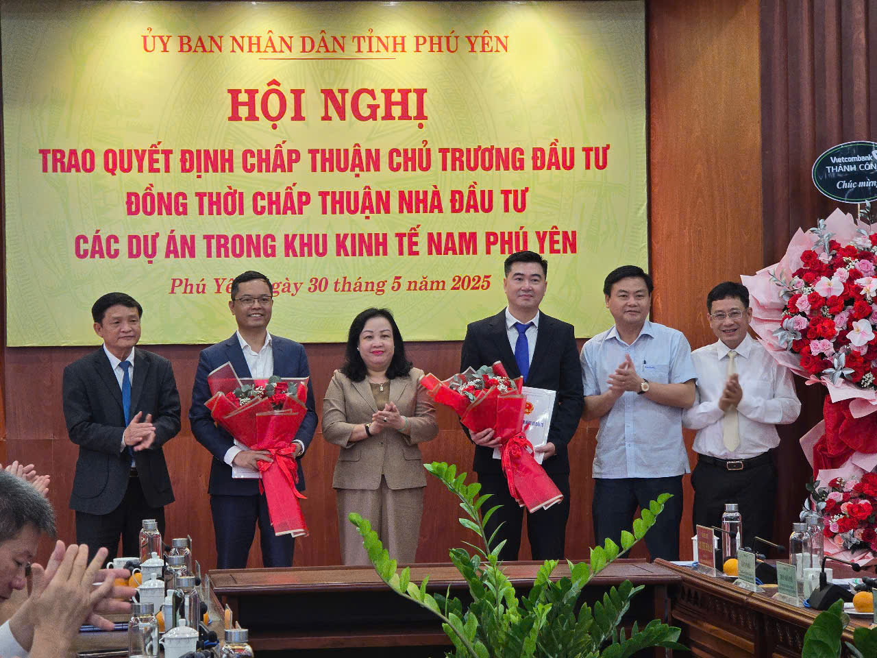 Phú Yên trao quyết định đầu tư 2 dự án động lực- Ảnh 2. Phú Yên trao quyết định đầu tư 2 dự án động lực- Ảnh 2.