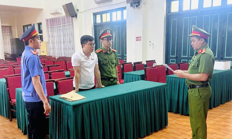 Triệt phá đường dây mua bán hóa đơn "ma" gần 350 tỉ đồng- Ảnh 2. Triệt phá đường dây mua bán hóa đơn "ma" gần 350 tỉ đồng- Ảnh 2.