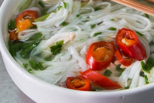 Khách Tây thốt lên: Việt Nam có 1 món ăn ngon bậc nhất, bạn đừng để bị nó "đánh lừa"- Ảnh 3. Khách Tây thốt lên: Việt Nam có 1 món ăn ngon bậc nhất, bạn đừng để bị nó "đánh lừa"- Ảnh 3.