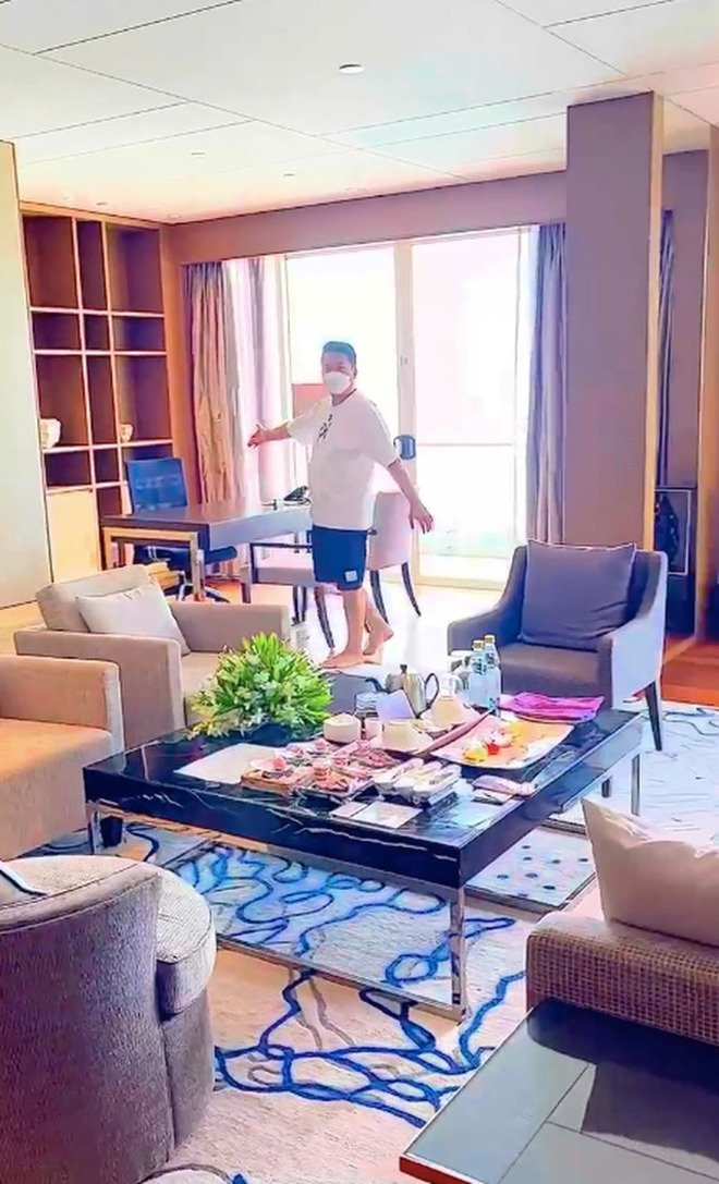 Giật mình trước độ xa xỉ nhà Đoàn Di Băng khi đi du lịch: Check-in toàn nơi thượng lưu, dịch vụ chuẩn giới siêu giàu- Ảnh 6. Giật mình trước độ xa xỉ nhà Đoàn Di Băng khi đi du lịch: Check-in toàn nơi thượng lưu, dịch vụ chuẩn giới siêu giàu- Ảnh 6.