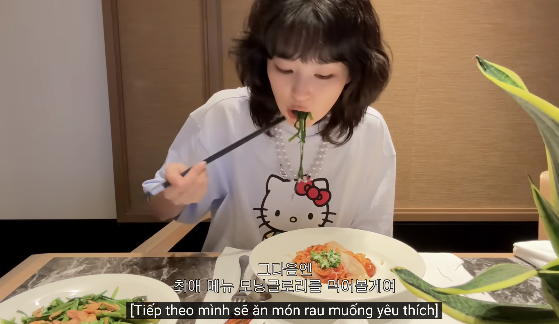 Toàn cảnh món rau 5k Việt Nam từ ruộng đồng vươn tầm quốc tế, được cả Tổng thống Pháp lẫn idol Kpop thưởng thức- Ảnh 1. Toàn cảnh món rau 5k Việt Nam từ ruộng đồng vươn tầm quốc tế, được cả Tổng thống Pháp lẫn idol Kpop thưởng thức- Ảnh 1.