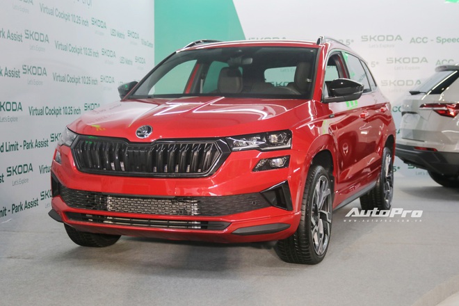 Skoda Karoq 2025 ra mắt Việt Nam: Giá từ hơn 1 tỷ đồng, có bản thể thao, thêm ADAS và nhiều công nghệ khác cạnh tranh CX-5- Ảnh 1. Skoda Karoq 2025 ra mắt Việt Nam: Giá từ hơn 1 tỷ đồng, có bản thể thao, thêm ADAS và nhiều công nghệ khác cạnh tranh CX-5- Ảnh 1.