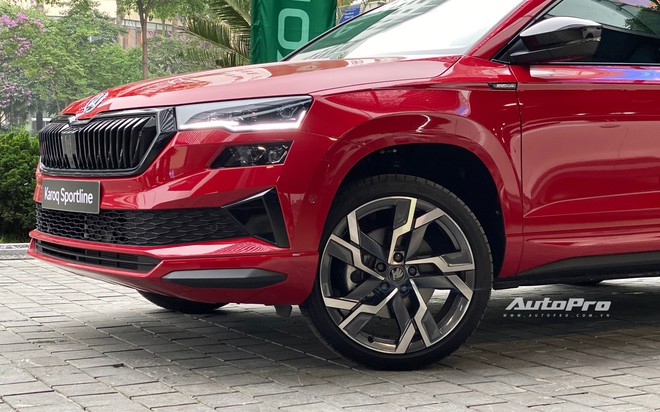 Skoda Karoq 2025 ra mắt Việt Nam: Giá từ hơn 1 tỷ đồng, có bản thể thao, thêm ADAS và nhiều công nghệ khác cạnh tranh CX-5- Ảnh 11. Skoda Karoq 2025 ra mắt Việt Nam: Giá từ hơn 1 tỷ đồng, có bản thể thao, thêm ADAS và nhiều công nghệ khác cạnh tranh CX-5- Ảnh 11.