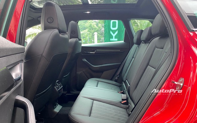 Skoda Karoq 2025 ra mắt Việt Nam: Giá từ hơn 1 tỷ đồng, có bản thể thao, thêm ADAS và nhiều công nghệ khác cạnh tranh CX-5- Ảnh 21. Skoda Karoq 2025 ra mắt Việt Nam: Giá từ hơn 1 tỷ đồng, có bản thể thao, thêm ADAS và nhiều công nghệ khác cạnh tranh CX-5- Ảnh 21.