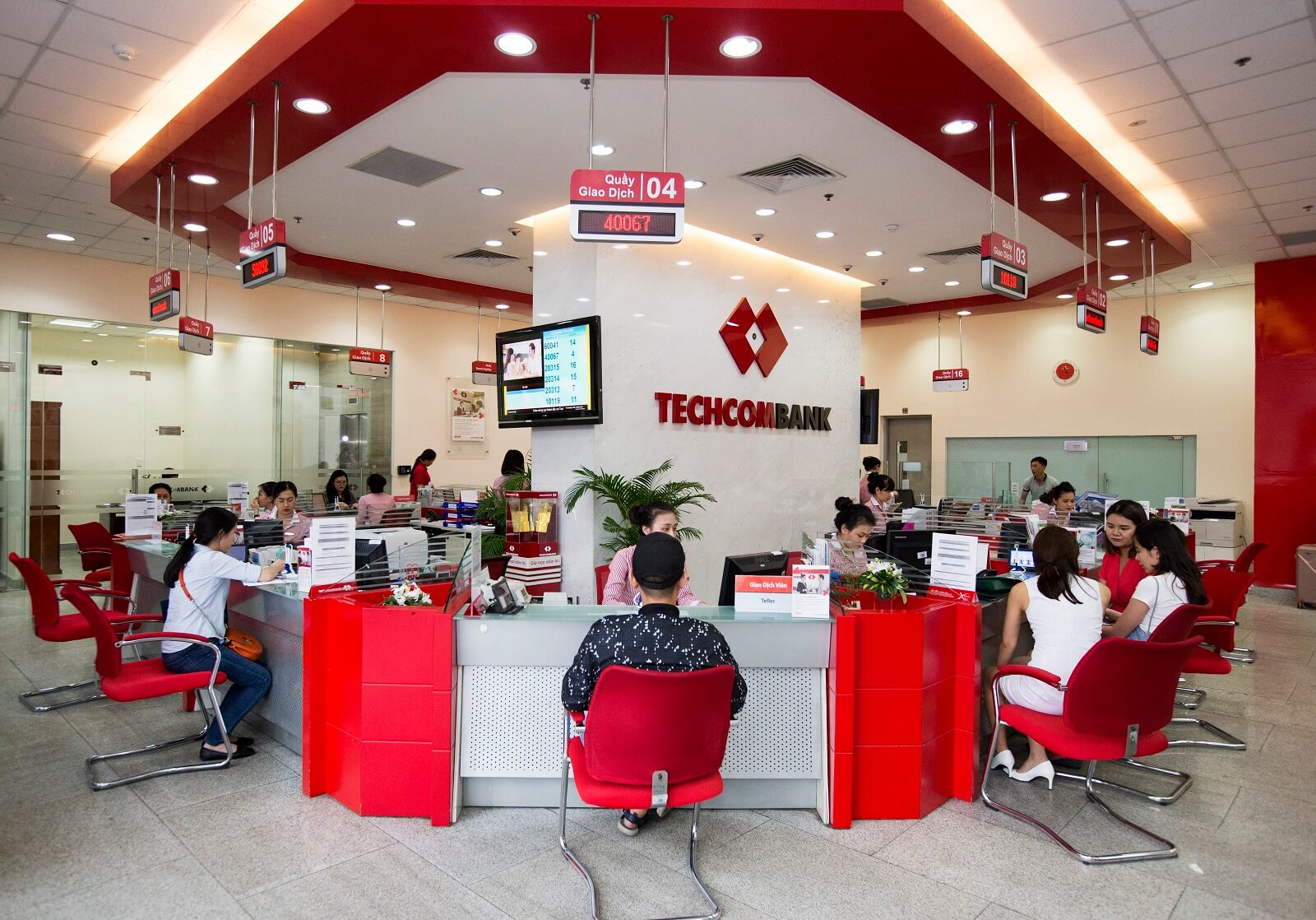 Chiến lược của Techcombank giai đoạn tăng tốc mới: Mục tiêu lớn, bước đi thực tế- Ảnh 2. Chiến lược của Techcombank giai đoạn tăng tốc mới: Mục tiêu lớn, bước đi thực tế- Ảnh 2.