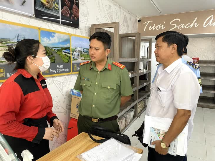 Hé lộ thông tin bất ngờ về người tố C.P. Việt Nam bán heo bệnh ra thị trường- Ảnh 1. Hé lộ thông tin bất ngờ về người tố C.P. Việt Nam bán heo bệnh ra thị trường- Ảnh 1.