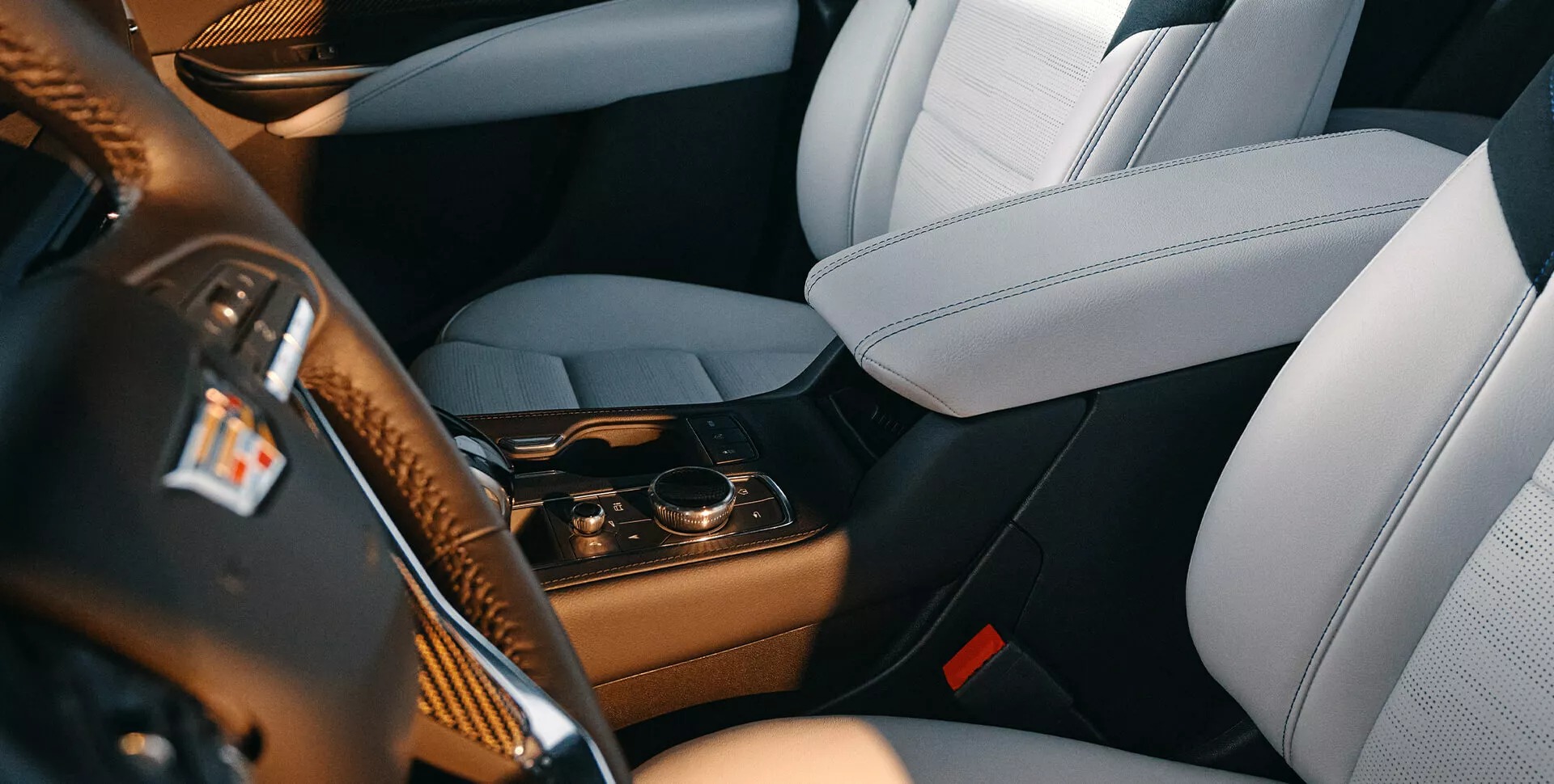 Cuộc đua giá xe Trung Quốc khắc nghiệt thế nào: Xe sang Cadillac có giá chỉ bằng Mazda3 Việt Nam- Ảnh 7. Cuộc đua giá xe Trung Quốc khắc nghiệt thế nào: Xe sang Cadillac có giá chỉ bằng Mazda3 Việt Nam- Ảnh 7.