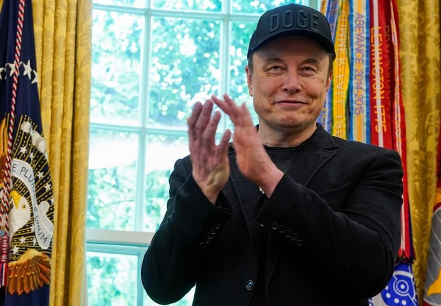 Tổng thống Mỹ Trump tặng tỷ phú Elon Musk chiếc chìa khóa vàng- Ảnh 2. Tổng thống Mỹ Trump tặng tỷ phú Elon Musk chiếc chìa khóa vàng- Ảnh 2.
