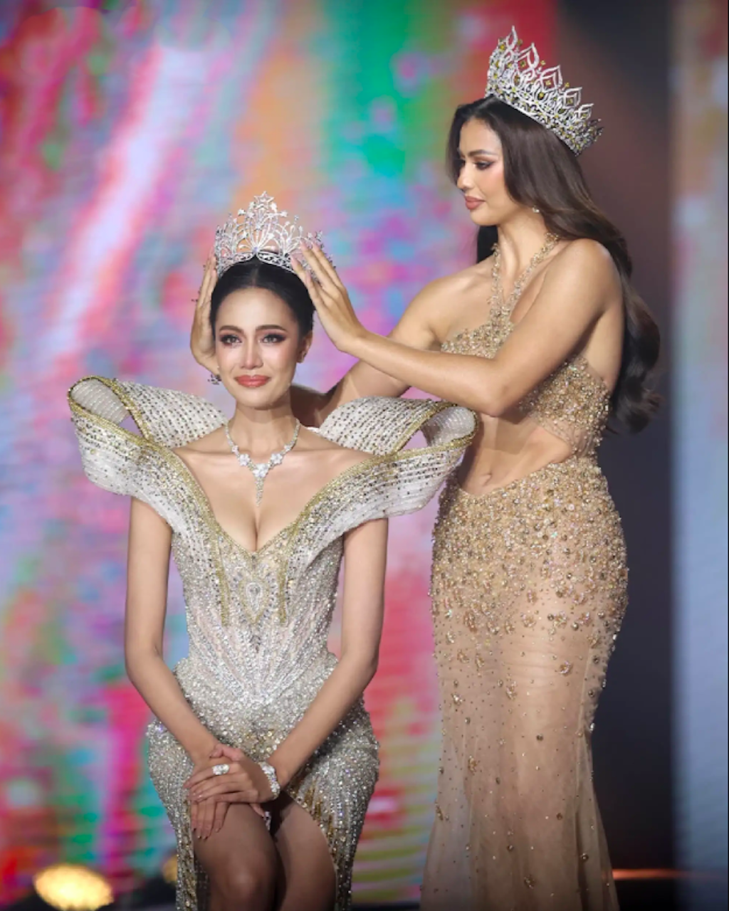 Hoa hậu Thái Lan vừa đăng quang Miss World: Bị Miss Universe tước danh hiệu, "check var" profile lẫn mặt mộc mới sốc- Ảnh 3. Hoa hậu Thái Lan vừa đăng quang Miss World: Bị Miss Universe tước danh hiệu, "check var" profile lẫn mặt mộc mới sốc- Ảnh 3.