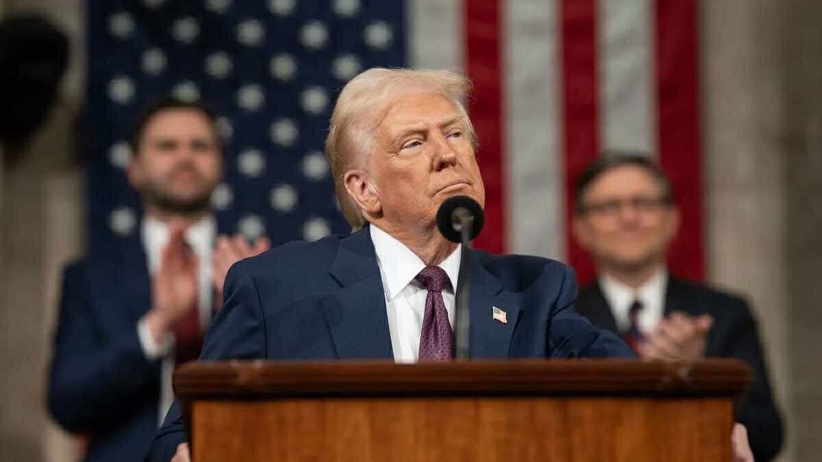 Tổng thống Trump giáng đòn vào lĩnh vực "điểm nghẽn" của Trung Quốc: Thỏa thuận 90 ngày rất mong manh!- Ảnh 1. Tổng thống Trump giáng đòn vào lĩnh vực "điểm nghẽn" của Trung Quốc: Thỏa thuận 90 ngày rất mong manh!- Ảnh 1.