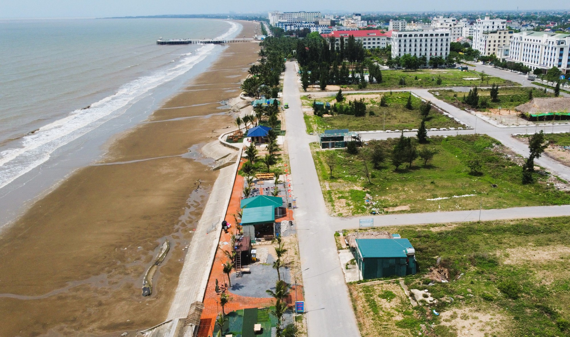 "Tối hậu thư" cho Công ty EURO xây công trình trái phép ở bờ biển Hải Tiến- Ảnh 1.