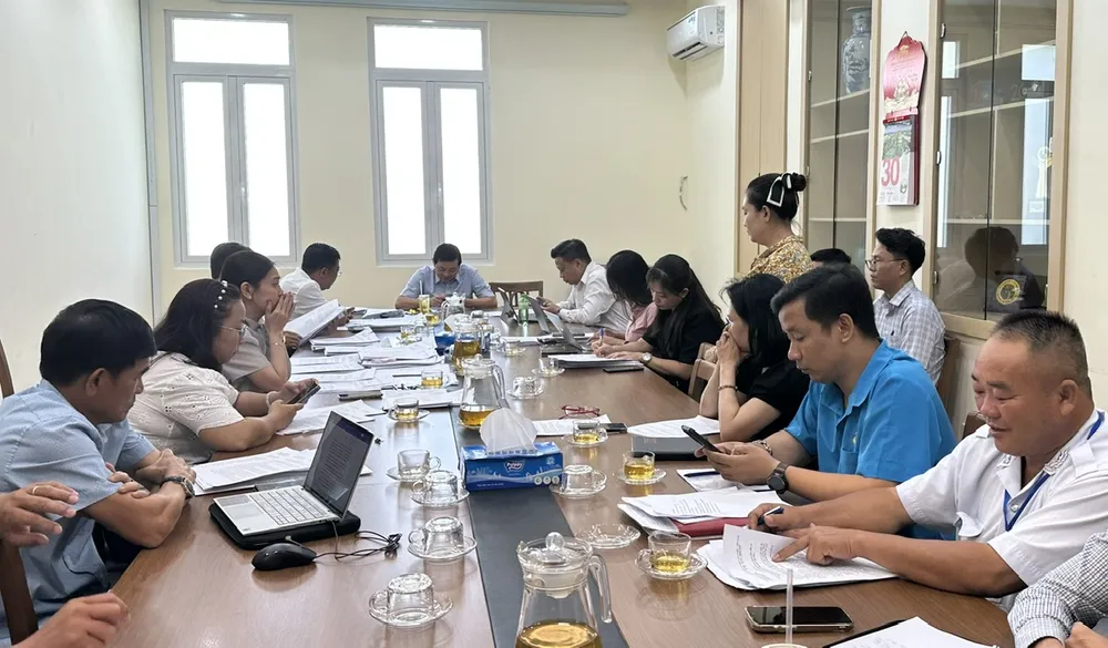 Ưu tiên gỡ vướng, cấp sổ hồng cho người mua nhà trước- Ảnh 1. Ưu tiên gỡ vướng, cấp sổ hồng cho người mua nhà trước- Ảnh 1.
