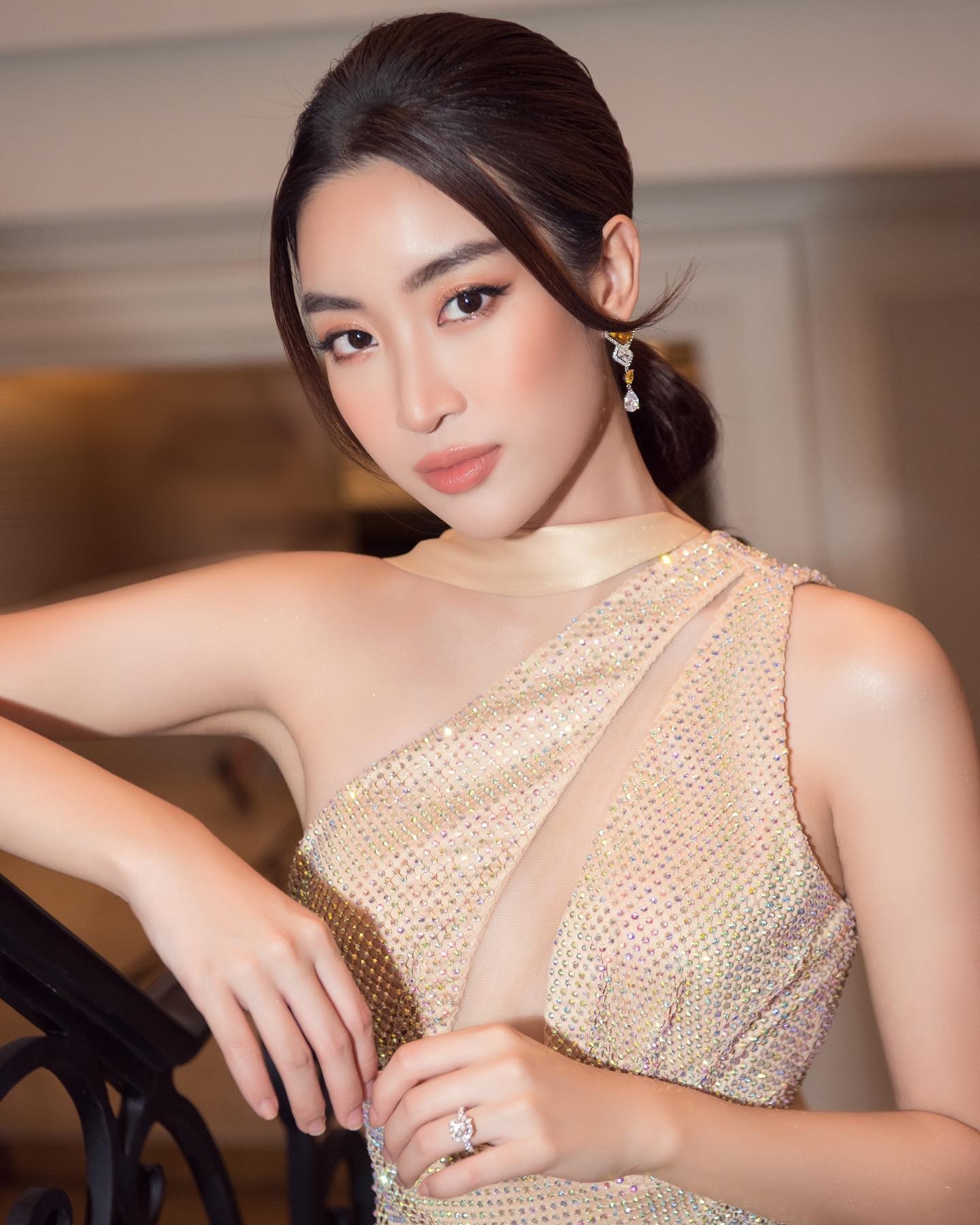 7 “bàn tay ngọc” của showbiz Việt: Số 1 đúng chuẩn tay phu nhân, muốn khổ cũng khó- Ảnh 1. 7 “bàn tay ngọc” của showbiz Việt: Số 1 đúng chuẩn tay phu nhân, muốn khổ cũng khó- Ảnh 1.