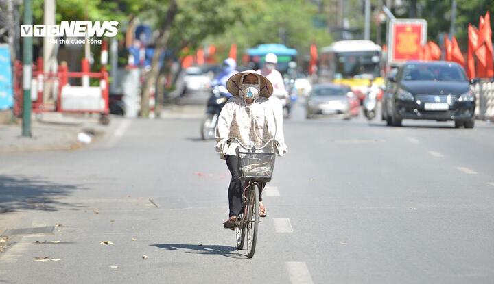 Dự báo thời tiết ngày 1/6: Nắng nóng bao trùm Bắc và Trung Bộ, có nơi trên 39°C- Ảnh 1. Dự báo thời tiết ngày 1/6: Nắng nóng bao trùm Bắc và Trung Bộ, có nơi trên 39°C- Ảnh 1.