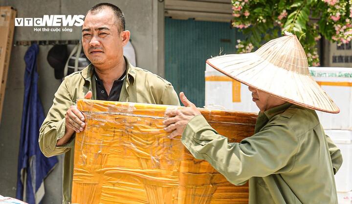 Bắc và Trung Bộ đón đợt nắng nóng, có nơi trên 39°C- Ảnh 1.