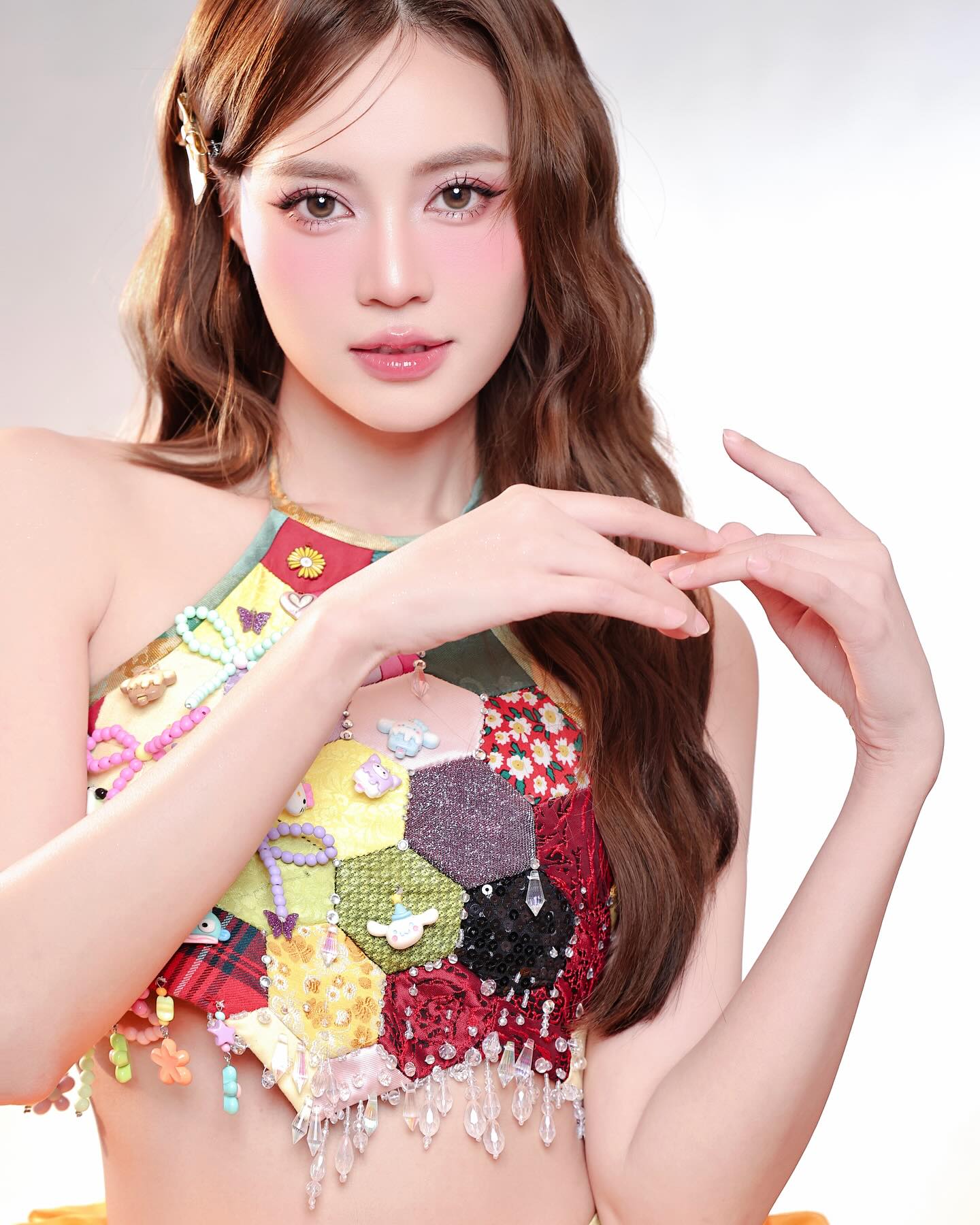 7 “bàn tay ngọc” của showbiz Việt: Số 1 đúng chuẩn tay phu nhân, muốn khổ cũng khó- Ảnh 6. 7 “bàn tay ngọc” của showbiz Việt: Số 1 đúng chuẩn tay phu nhân, muốn khổ cũng khó- Ảnh 6.