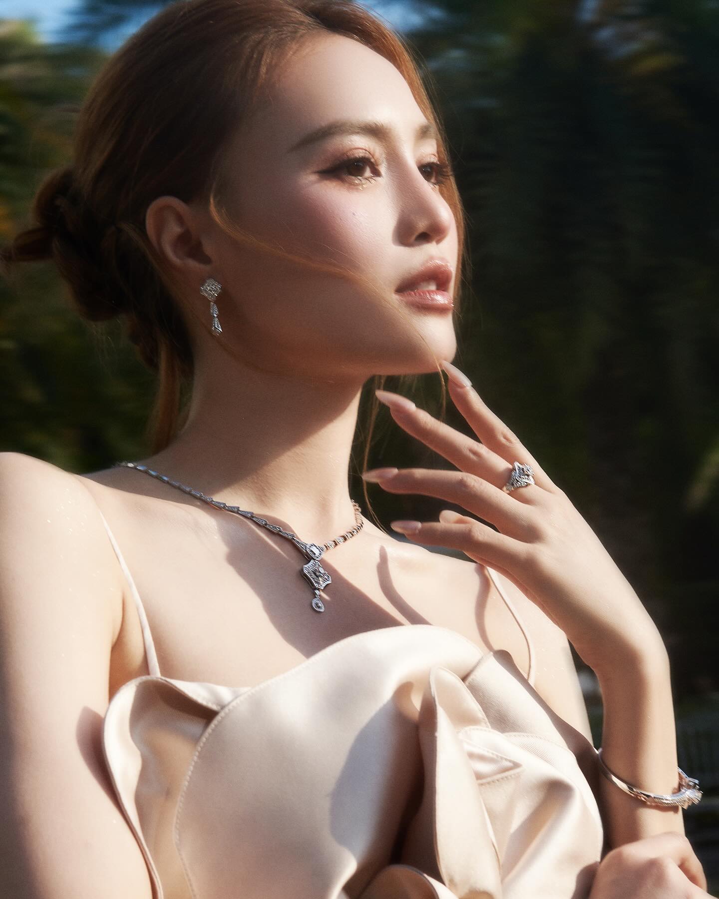 7 “bàn tay ngọc” của showbiz Việt: Số 1 đúng chuẩn tay phu nhân, muốn khổ cũng khó- Ảnh 5. 7 “bàn tay ngọc” của showbiz Việt: Số 1 đúng chuẩn tay phu nhân, muốn khổ cũng khó- Ảnh 5.