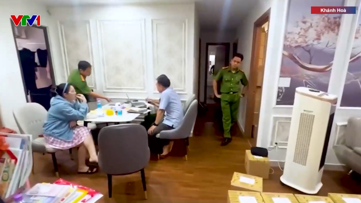 Phát hiện gần 6.000 sản phẩm dưỡng trắng da mặt và toàn thân không rõ nguồn gốc- Ảnh 1. Phát hiện gần 6.000 sản phẩm dưỡng trắng da mặt và toàn thân không rõ nguồn gốc- Ảnh 1.