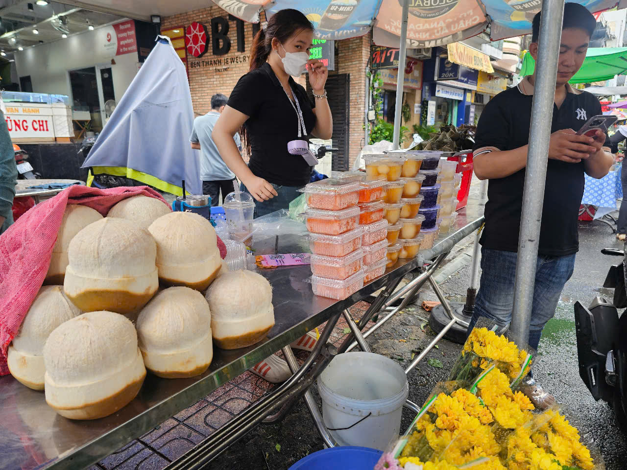 Bánh Bá Trạng 100.000 đồng/chiếc, bán được nhiều hơn chè, xôi trong Tết Đoan ngọ- Ảnh 6. Bánh Bá Trạng 100.000 đồng/chiếc, bán được nhiều hơn chè, xôi trong Tết Đoan ngọ- Ảnh 6.