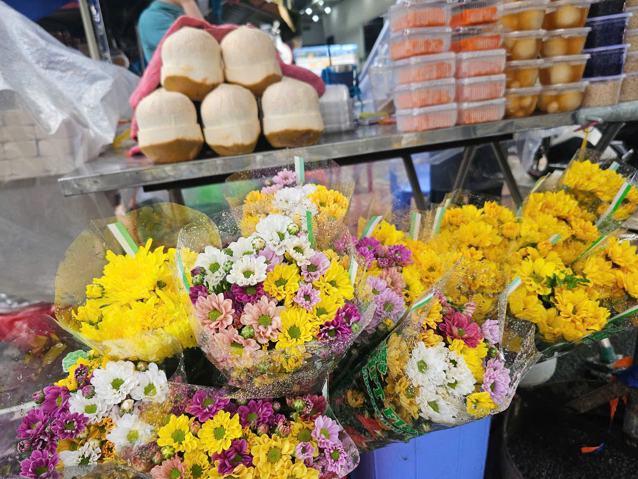 Bánh Bá Trạng 100.000 đồng/chiếc, bán được nhiều hơn chè, xôi trong Tết Đoan ngọ- Ảnh 1. Bánh Bá Trạng 100.000 đồng/chiếc, bán được nhiều hơn chè, xôi trong Tết Đoan ngọ- Ảnh 1.