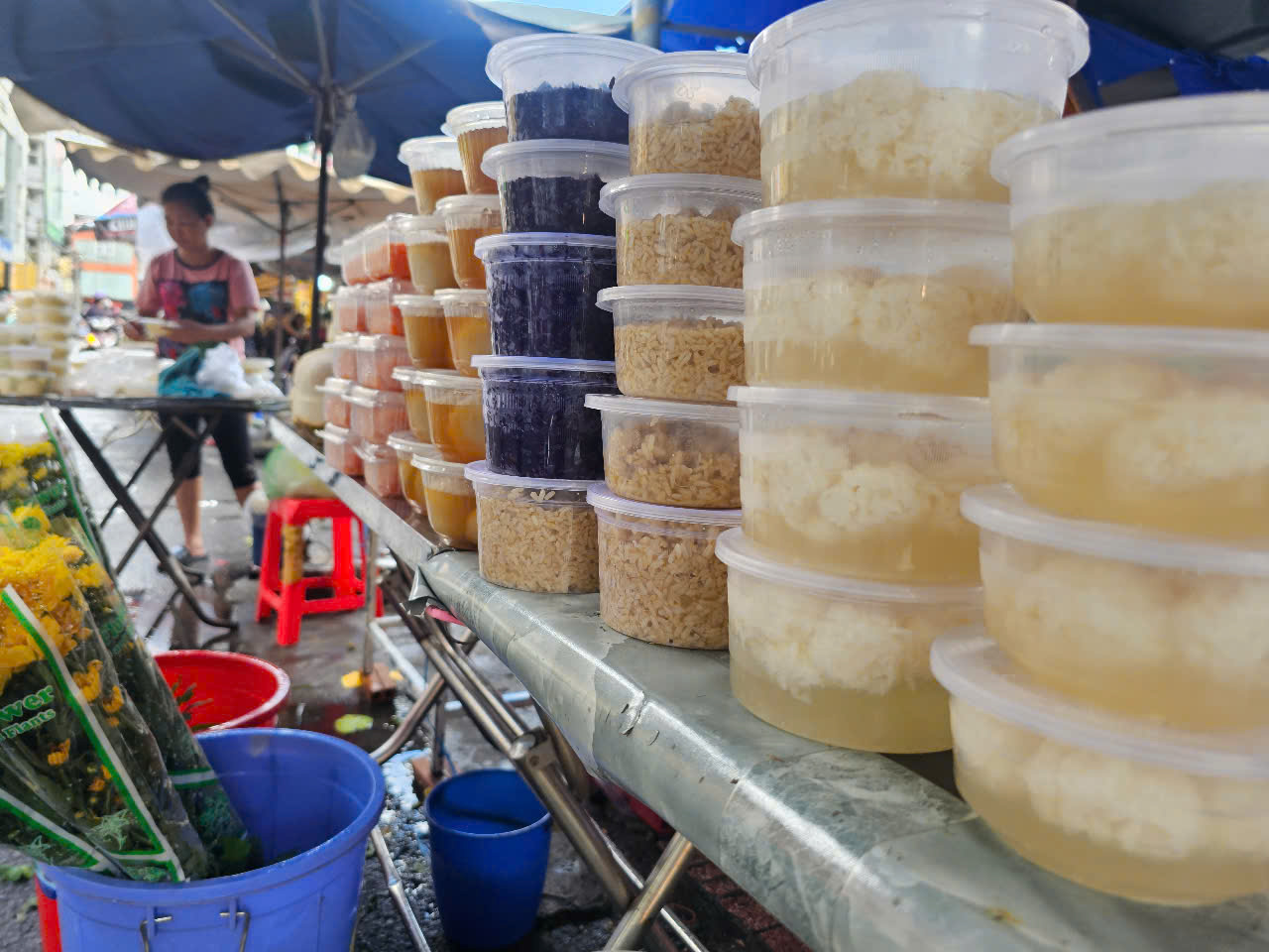 Bánh Bá Trạng 100.000 đồng/chiếc, bán được nhiều hơn chè, xôi trong Tết Đoan ngọ- Ảnh 4. Bánh Bá Trạng 100.000 đồng/chiếc, bán được nhiều hơn chè, xôi trong Tết Đoan ngọ- Ảnh 4.