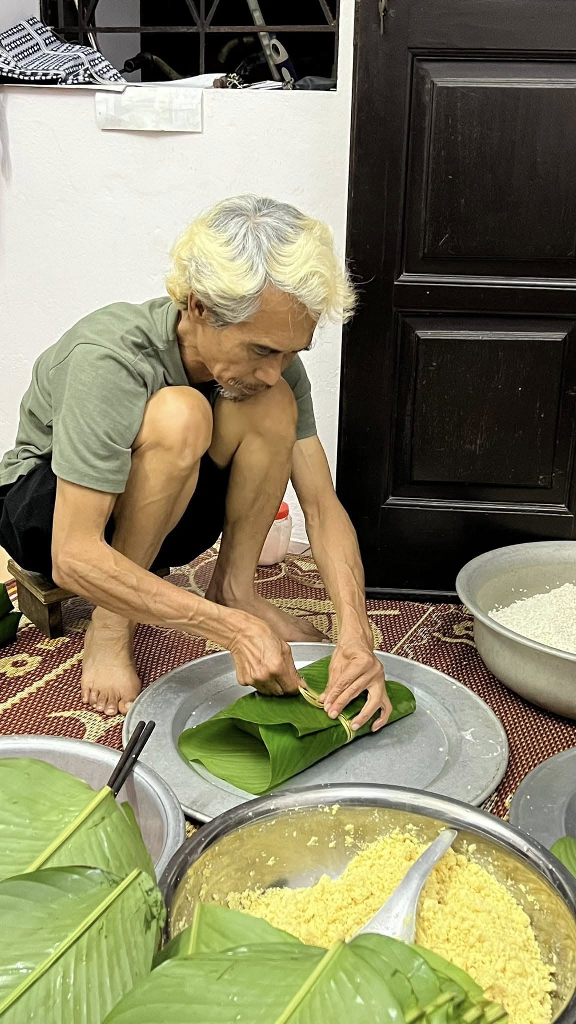 Nam NSƯT "khổ nhất màn ảnh Việt": Cưới vợ kém 25 tuổi, U70 sống ra sao trong căn nhà ở phố Thụy Khuê?- Ảnh 3. Nam NSƯT "khổ nhất màn ảnh Việt": Cưới vợ kém 25 tuổi, U70 sống ra sao trong căn nhà ở phố Thụy Khuê?- Ảnh 3.