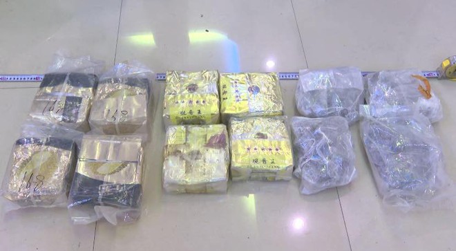 Vụ 4 tiếp viên xách ma túy về Việt Nam: Đã bắt số bị can nhiều nhất trong lịch sử- Ảnh 7. Vụ 4 tiếp viên xách ma túy về Việt Nam: Đã bắt số bị can nhiều nhất trong lịch sử- Ảnh 7.