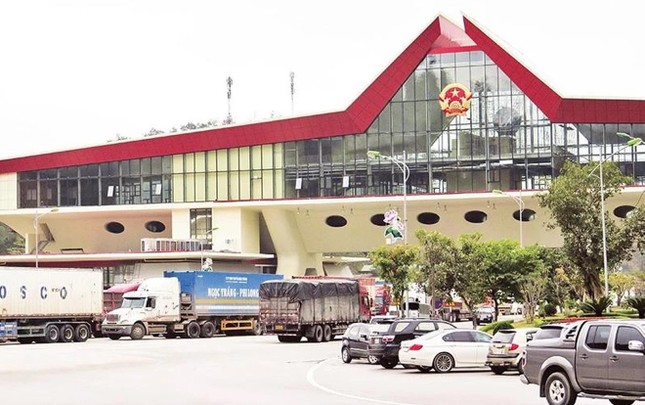 Tăng đột biến xe chở hàng thông quan biên giới Lạng Sơn- Ảnh 1. Tăng đột biến xe chở hàng thông quan biên giới Lạng Sơn- Ảnh 1.