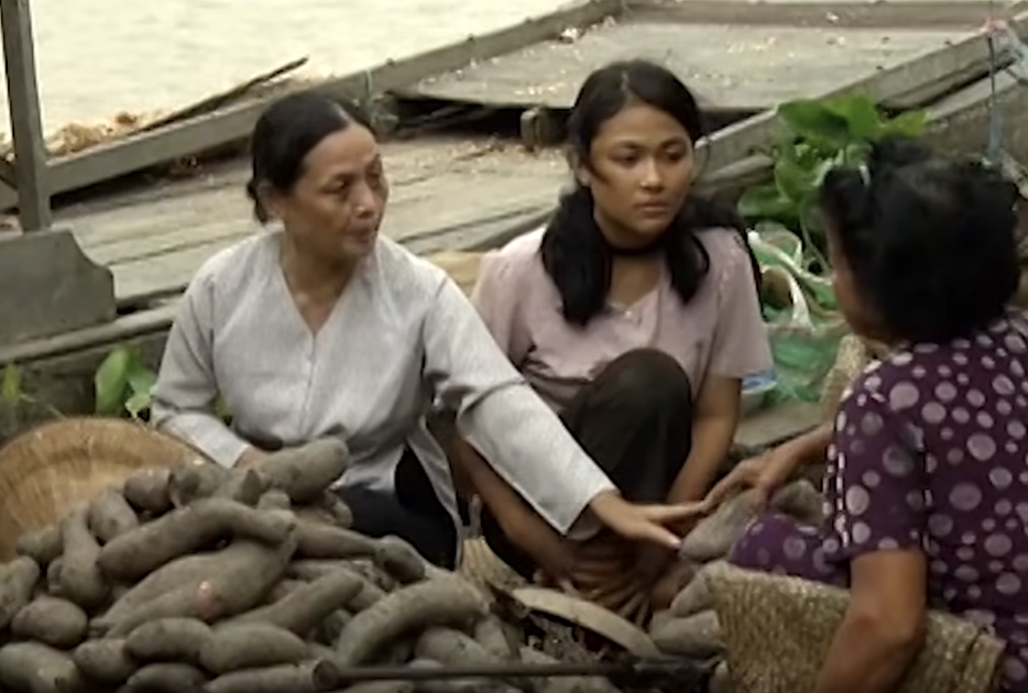 Cảnh phim "giả bán khoai lấy tin mật" viral nhất hiện tại: Xem xong mới hiểu vì sao hút 10 triệu view- Ảnh 3. Cảnh phim "giả bán khoai lấy tin mật" viral nhất hiện tại: Xem xong mới hiểu vì sao hút 10 triệu view- Ảnh 3.