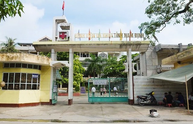 Bệnh viện báo cáo gì về vụ bé trai ở Nam Định bị yêu cầu đóng đủ viện phí mới cấp cứu?- Ảnh 2. Bệnh viện báo cáo gì về vụ bé trai ở Nam Định bị yêu cầu đóng đủ viện phí mới cấp cứu?- Ảnh 2.