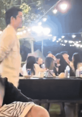 Bố vợ doanh nhân của Văn Hậu hiếm hoi lộ diện, 