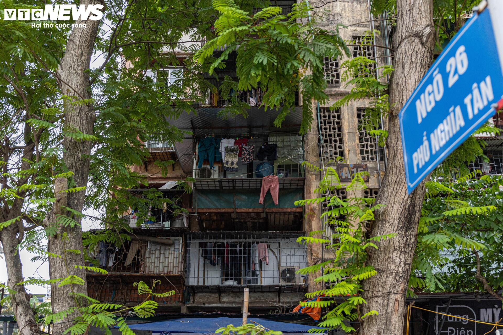 Cận cảnh khu tập thể cũ nát sắp biến thành cao ốc ở Hà Nội- Ảnh 1. Cận cảnh khu tập thể cũ nát sắp biến thành cao ốc ở Hà Nội- Ảnh 1.