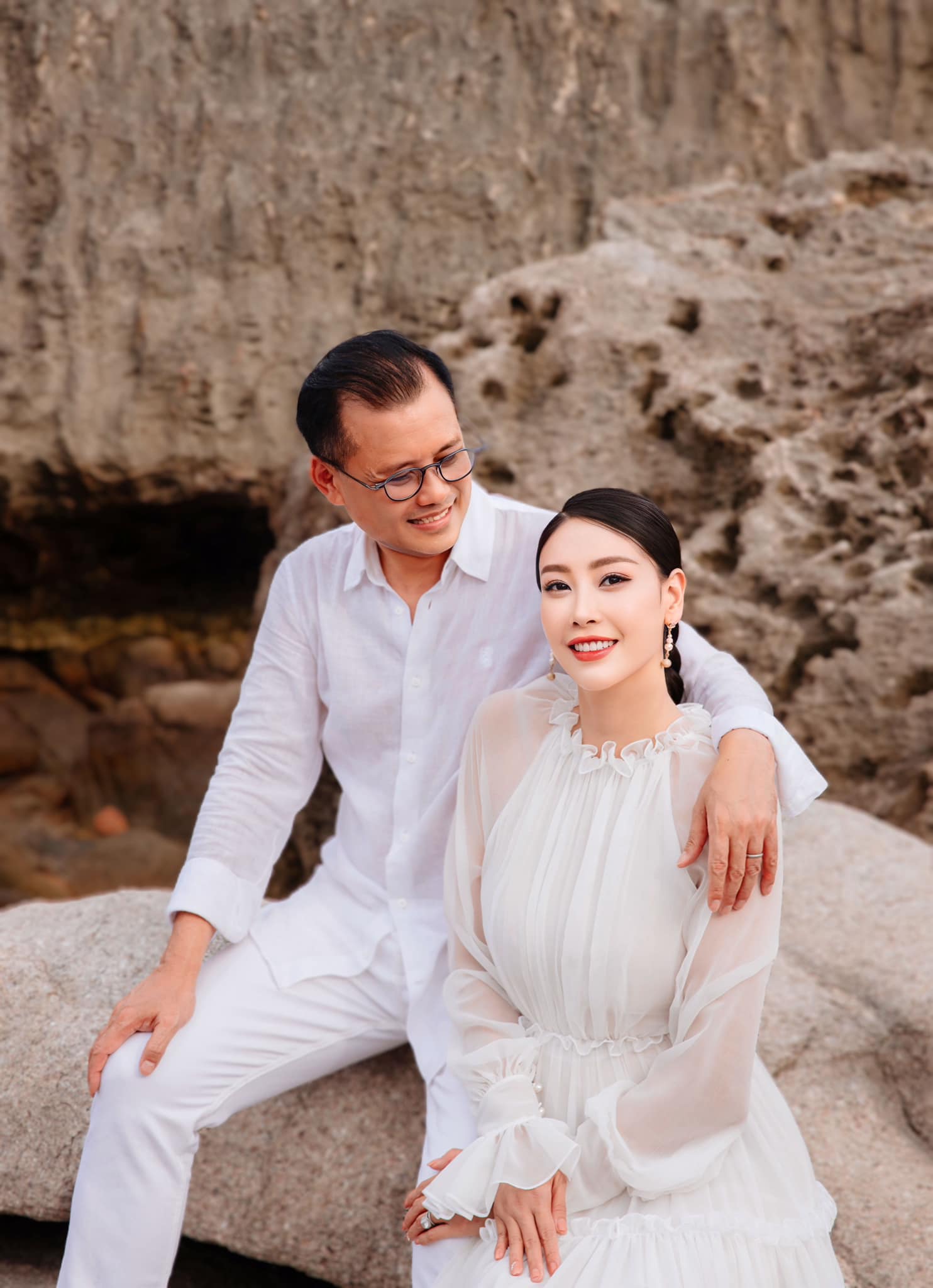 Chồng của "Hoa hậu Việt Nam trẻ nhất lịch sử": Chủ tịch hệ sinh thái nghìn tỷ, khi ra đường lại là hình ảnh này- Ảnh 5. Chồng của "Hoa hậu Việt Nam trẻ nhất lịch sử": Chủ tịch hệ sinh thái nghìn tỷ, khi ra đường lại là hình ảnh này- Ảnh 5.