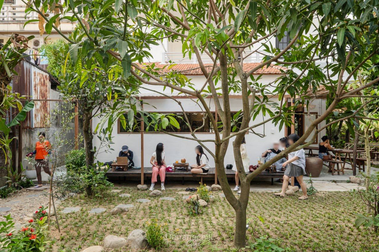 "Không trang điểm, không sống ảo": Loạt quy định lạ tại quán cà phê ở Hội An khiến dân tình dậy sóng- Ảnh 2. "Không trang điểm, không sống ảo": Loạt quy định lạ tại quán cà phê ở Hội An khiến dân tình dậy sóng- Ảnh 2.
