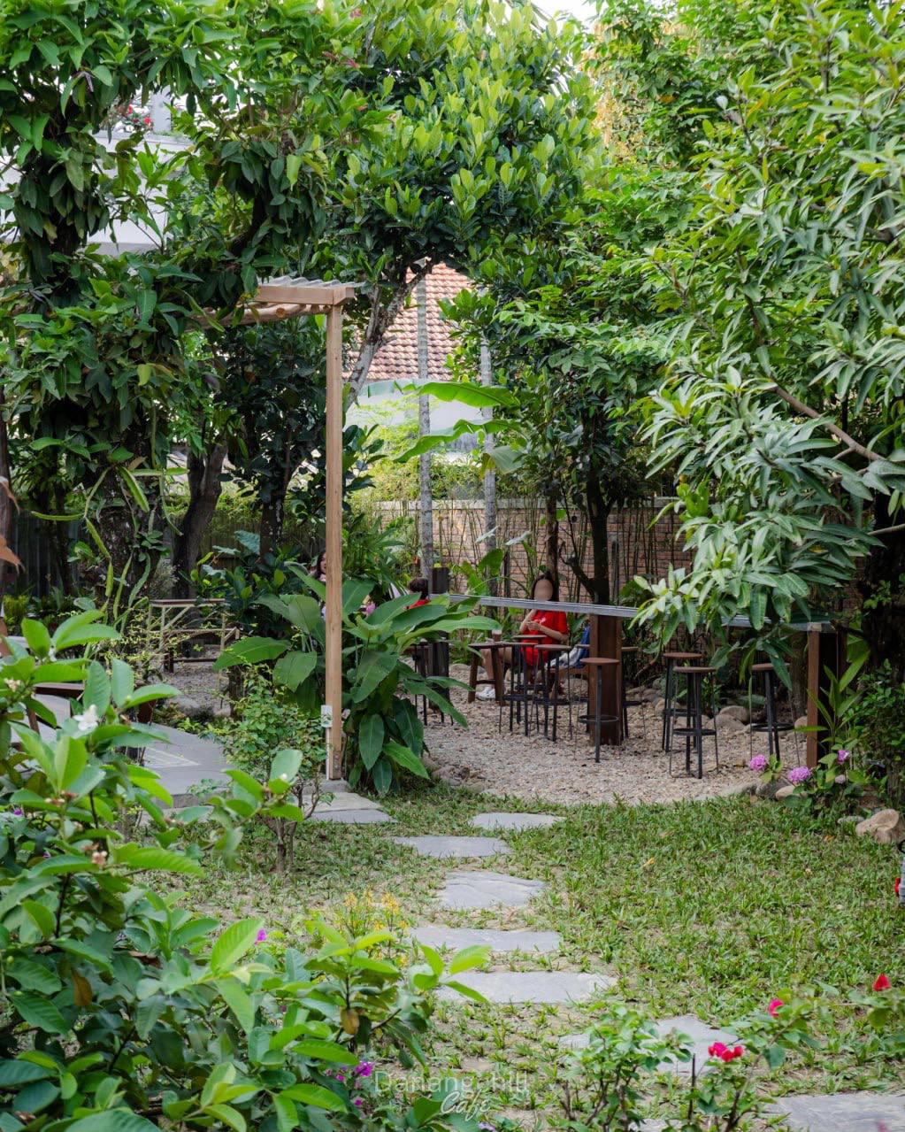 "Không trang điểm, không sống ảo": Loạt quy định lạ tại quán cà phê ở Hội An khiến dân tình dậy sóng- Ảnh 3. "Không trang điểm, không sống ảo": Loạt quy định lạ tại quán cà phê ở Hội An khiến dân tình dậy sóng- Ảnh 3.