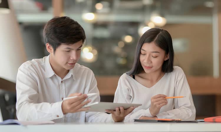 Khi bị phán xét "Cậu nói vậy mà được à", người thường chỉ vâng dạ, người EQ cao phản ứng tinh tế, chẳng thiệt thân mà lại mát lòng người- Ảnh 2. Khi bị phán xét "Cậu nói vậy mà được à", người thường chỉ vâng dạ, người EQ cao phản ứng tinh tế, chẳng thiệt thân mà lại mát lòng người- Ảnh 2.