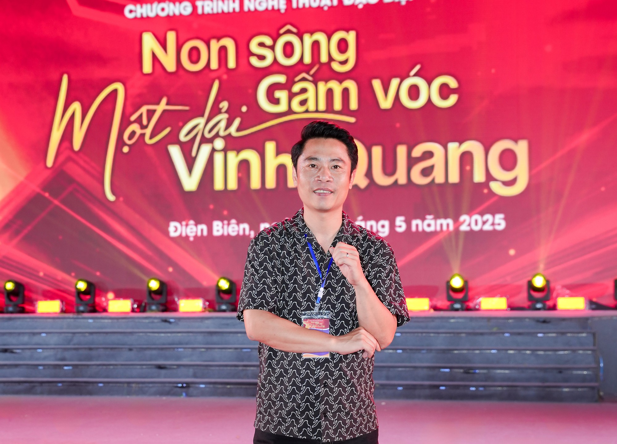 15.000 người đổ về một sự kiện đặc biệt tại thành phố Điện Biên Phủ, hòa mình vào không gian nghệ thuật hào hùng, đầy cảm xúc- Ảnh 8. 15.000 người đổ về một sự kiện đặc biệt tại thành phố Điện Biên Phủ, hòa mình vào không gian nghệ thuật hào hùng, đầy cảm xúc- Ảnh 8.